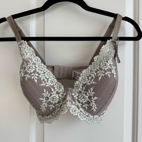 NWT 34DD Wacoal Lace Trim Bra in Taupe and Cream - Picture 1 of 4